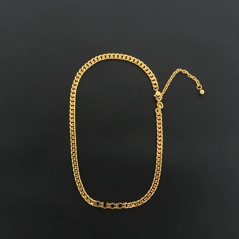 Curb chain necklace with handwritten logo Gold