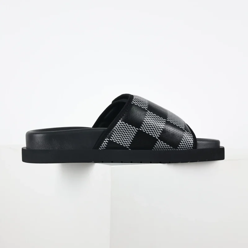 Round Toe Flip Flops Black Checkerboard