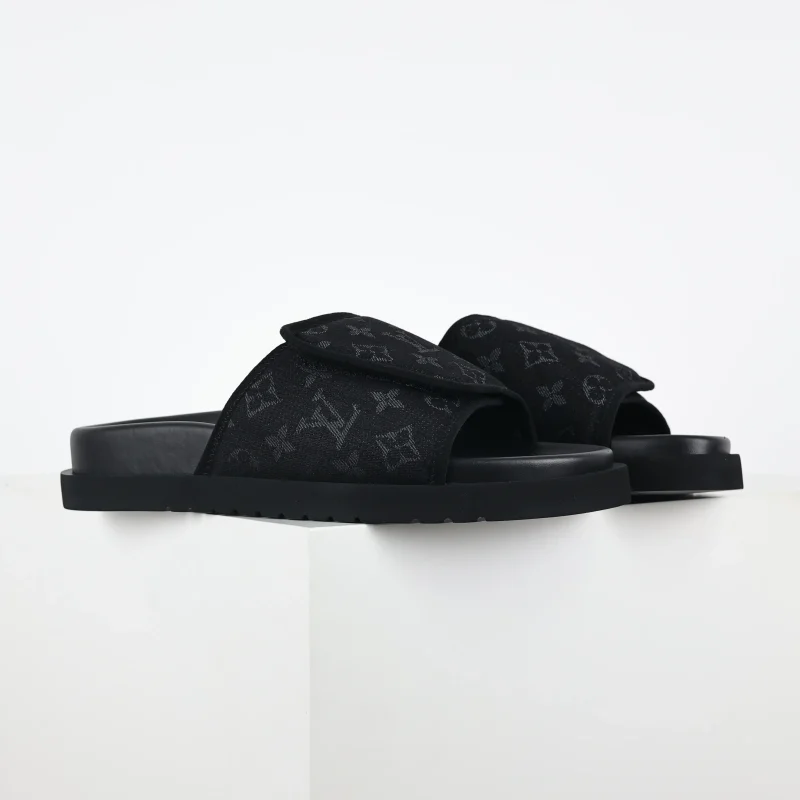 Round toe black flocked flip flops