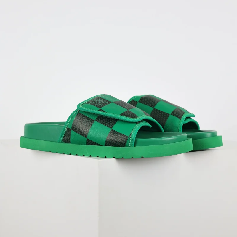 Round toe flip flops green plaid