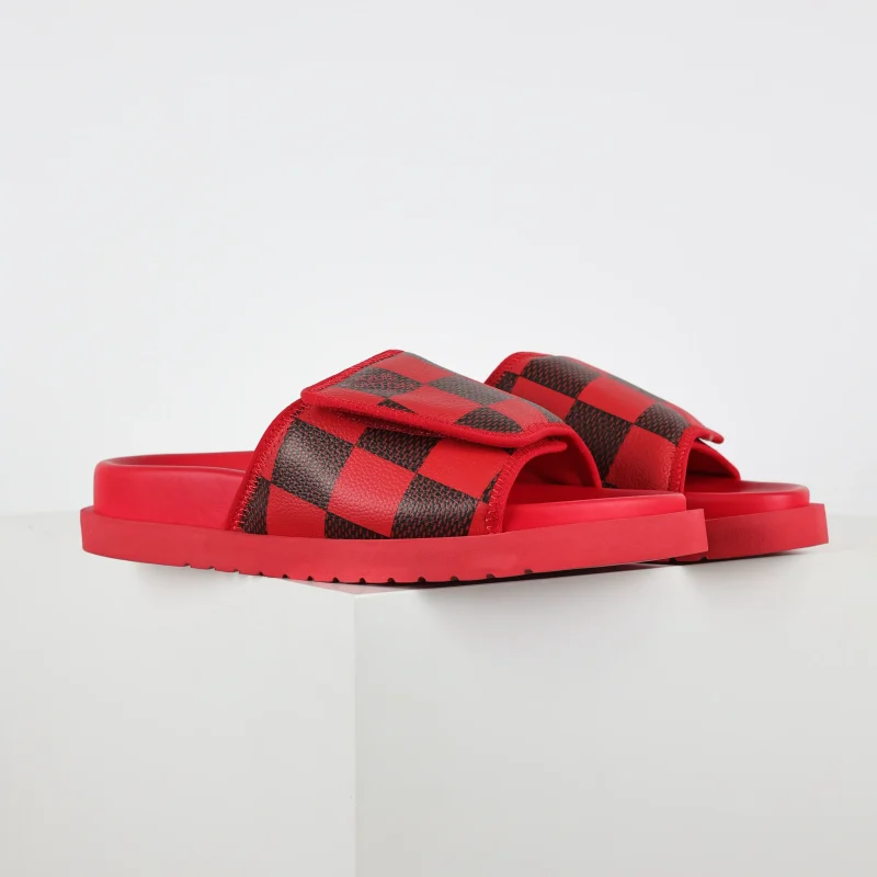 Round toe flip flops red plaid