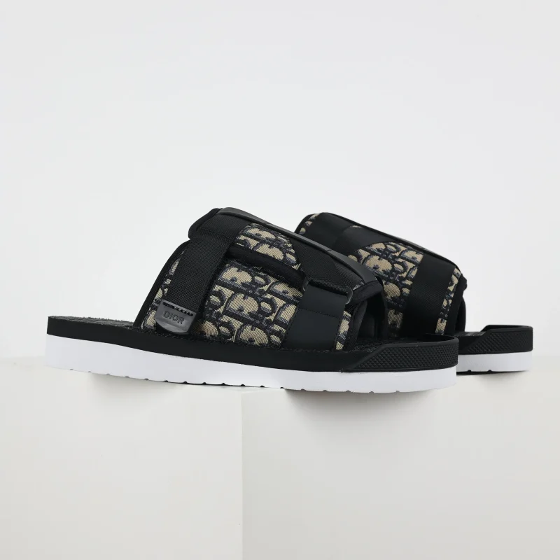 Black closed-toe slippers