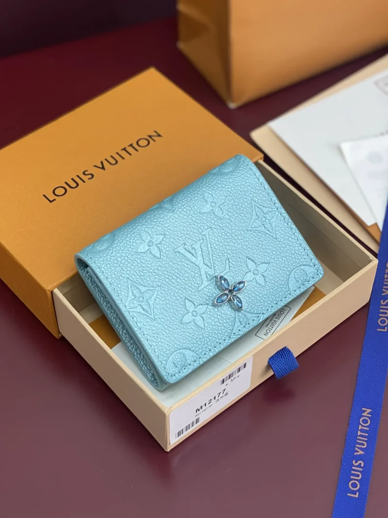 Wallet Pearlescent Blue Monogram 10.5 x 8 x 1 cm (length x height x width)