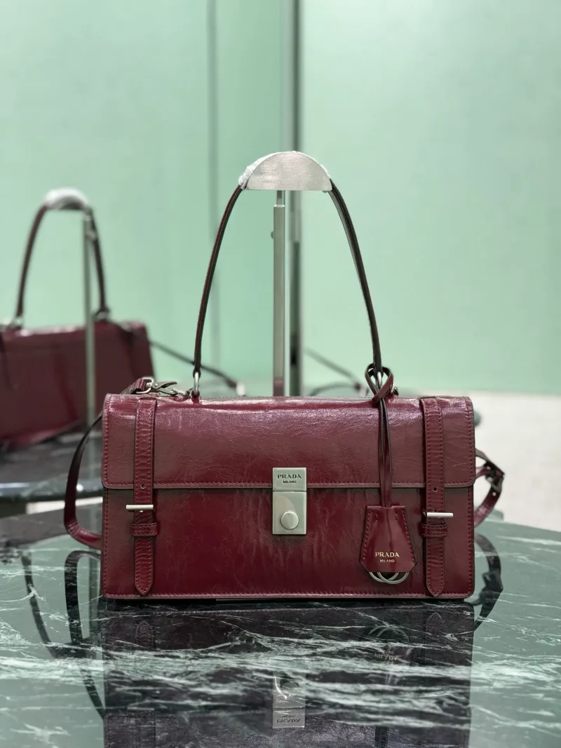 Briefcase length 32 high 16.5 x bottom 10cm red