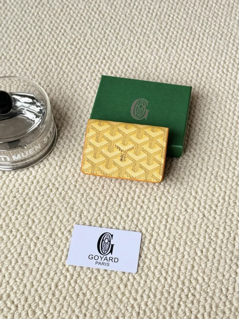 Goya flip multi-layer card holder yellow