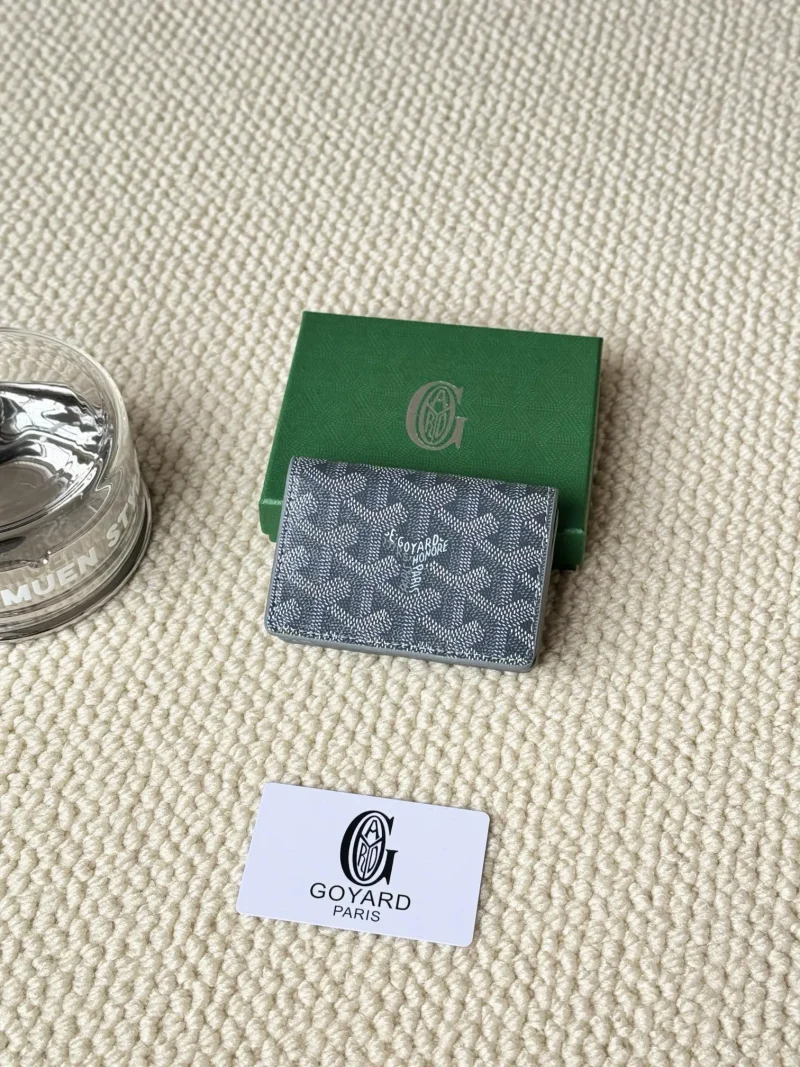 Goya flip multi-layer card holder