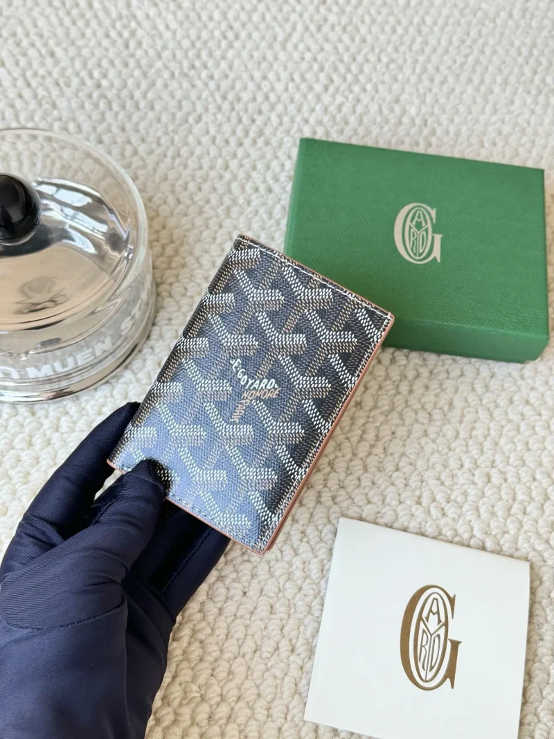 Goya vertical card holder color matching