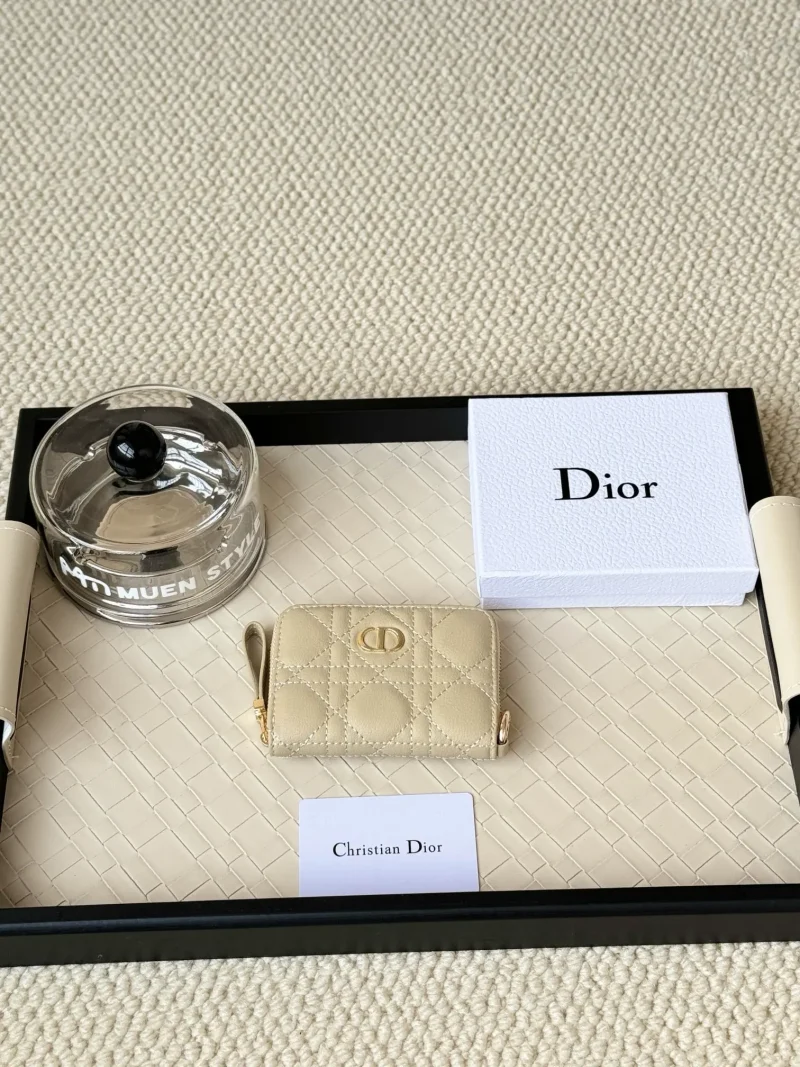 New Caro zippered card holder in calfskin