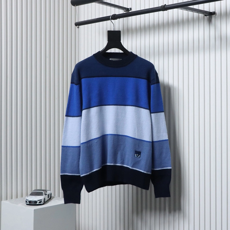 Diamond Blue Gradient Striped Sweatshirt