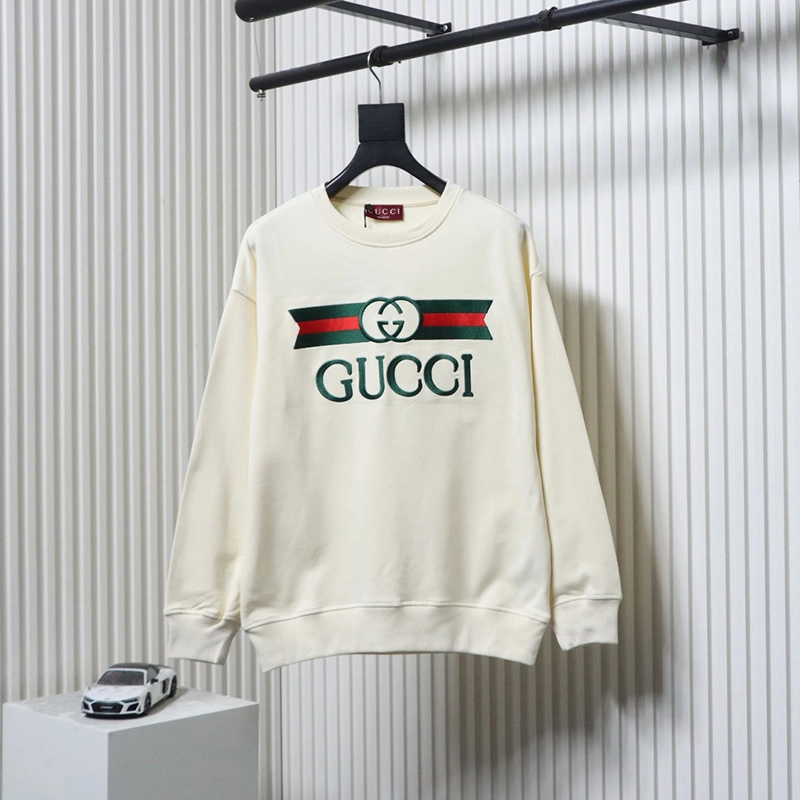 Red and Green Belt Logo Embroidered Sweatshirt