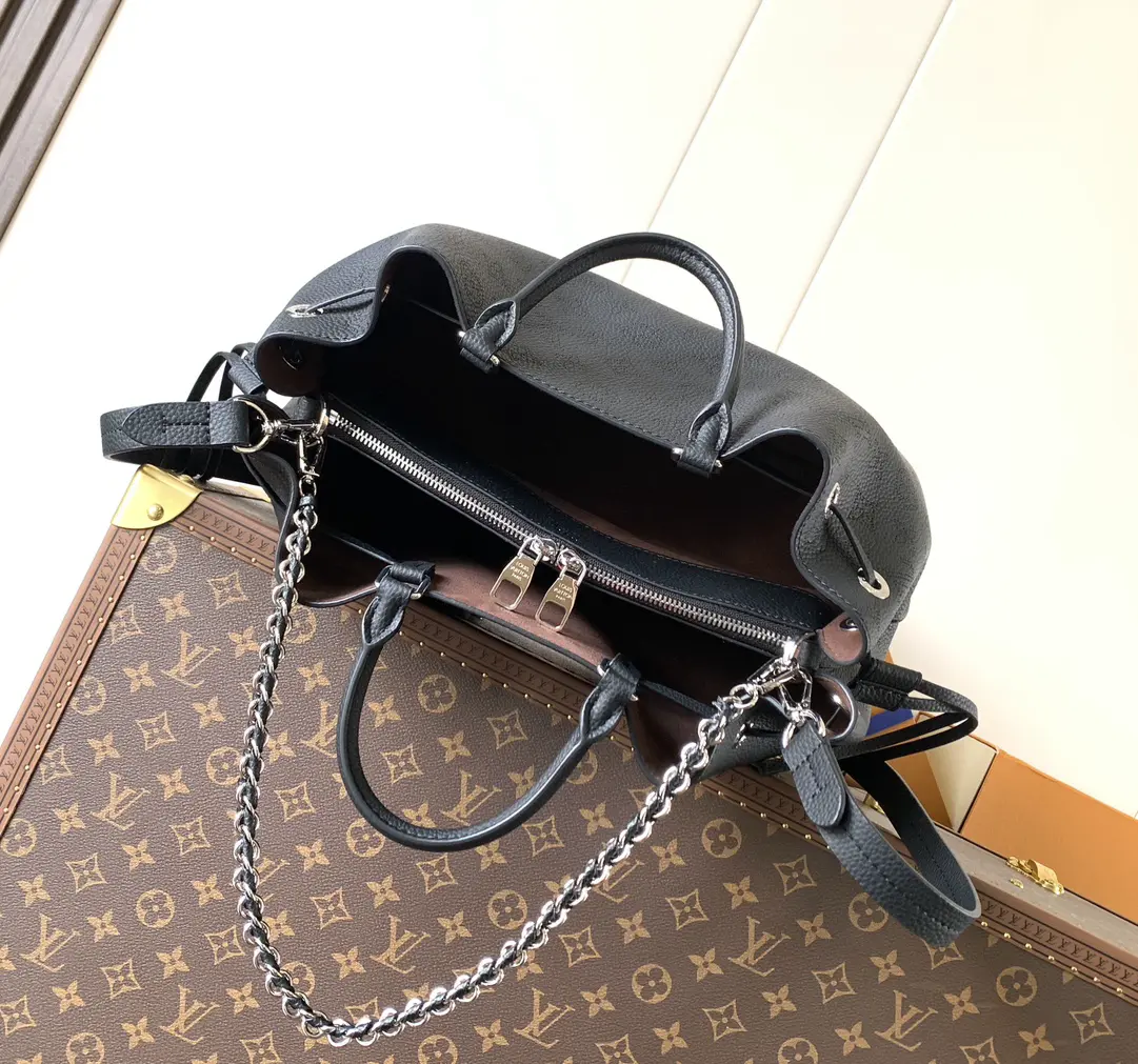 Bella Tote: 32.0 x 23.0 x 13.0 cm (L x H x W)8.jpg