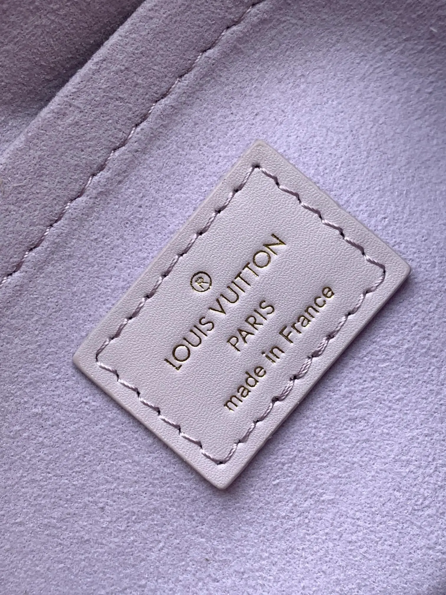 OnTheGo East West Bag Dimensions: 25.0 x 13.0 x 10.0 cm (L x H x W)4.jpg