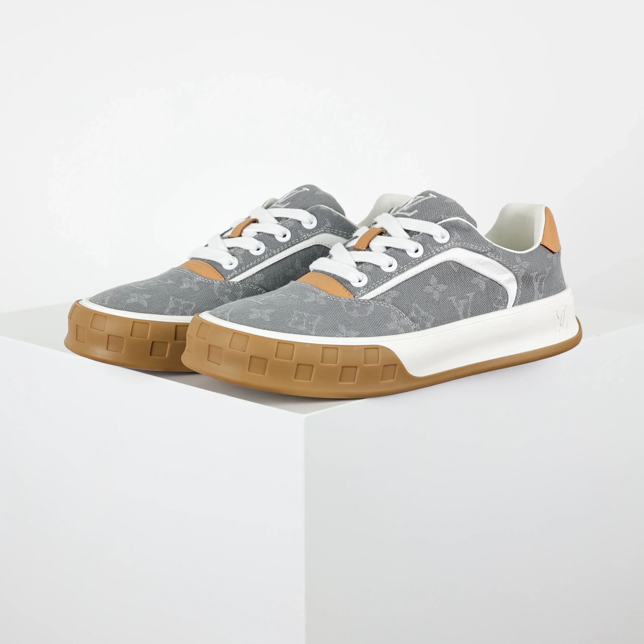 Skate-Sneaker 2025 Low-Top Grau Monochrom2
