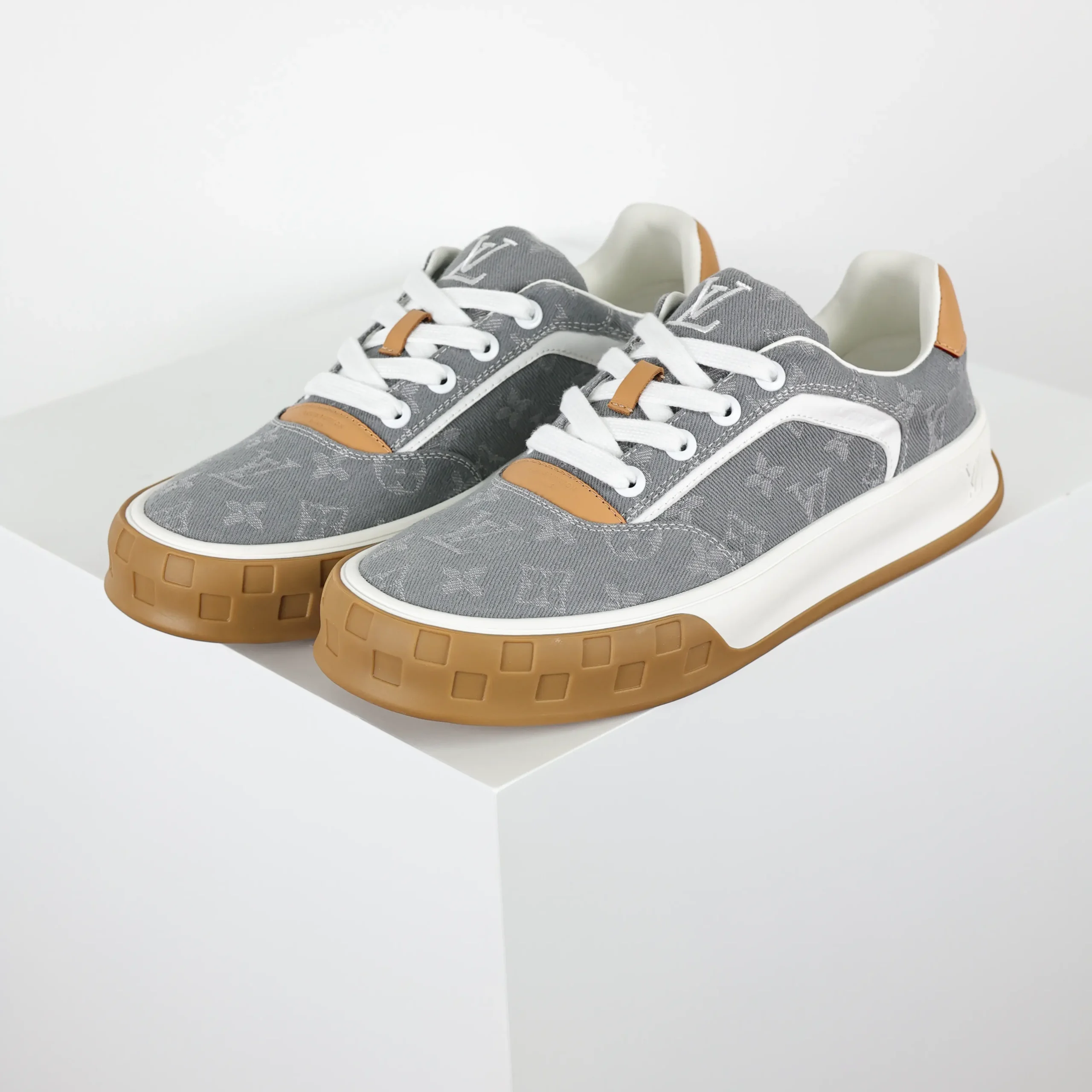 Skate-Sneaker 2025 Low-Top Grau Monochrom3