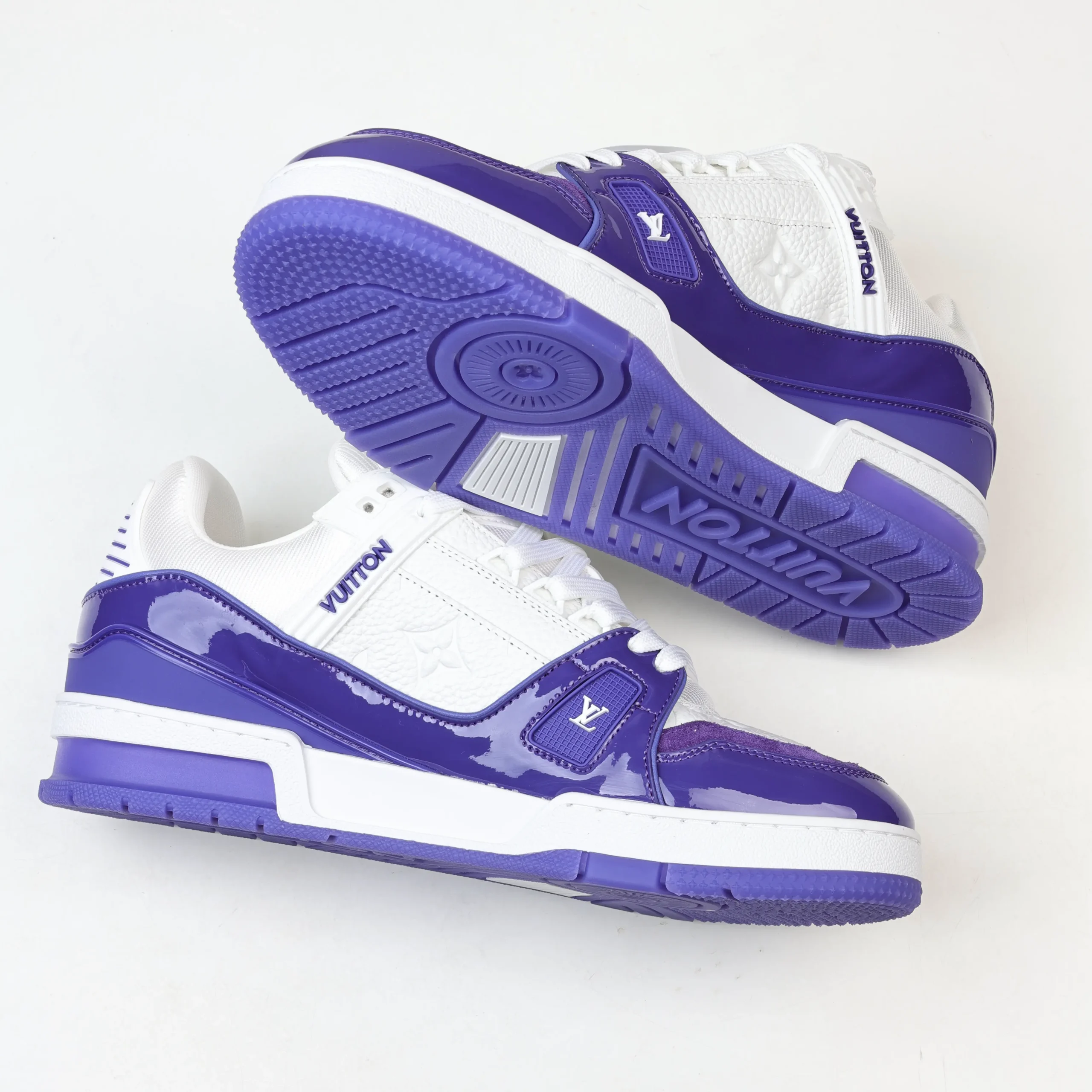 Trainer-Sneaker aus violettem genarbtem Kalbsleder und Lackleder mit Monogram-Logo11