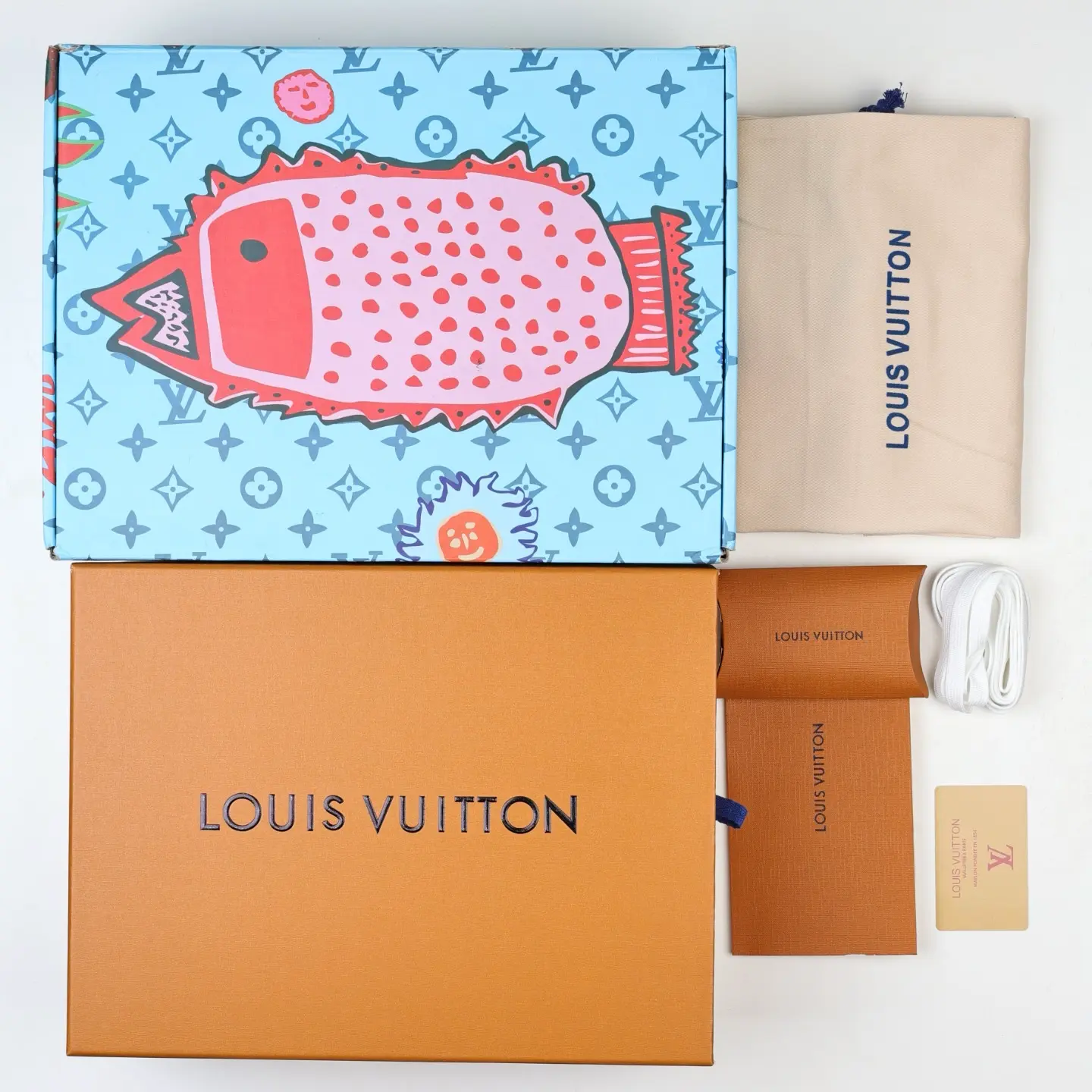 Trainer-Sneaker aus violettem genarbtem Kalbsleder und Lackleder mit Monogram-Logo12