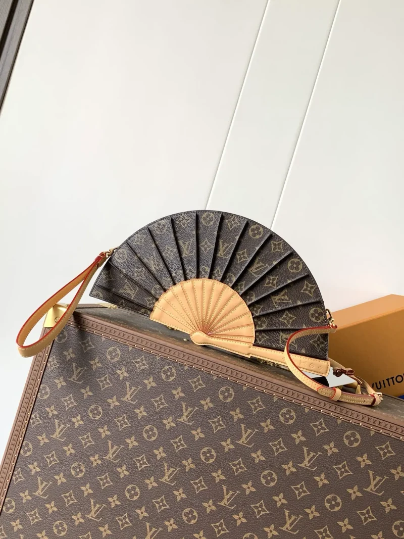 Fan handbag