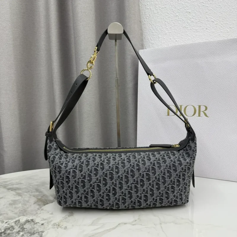 Grey D hobo bag, medium size: 33×16×15cm