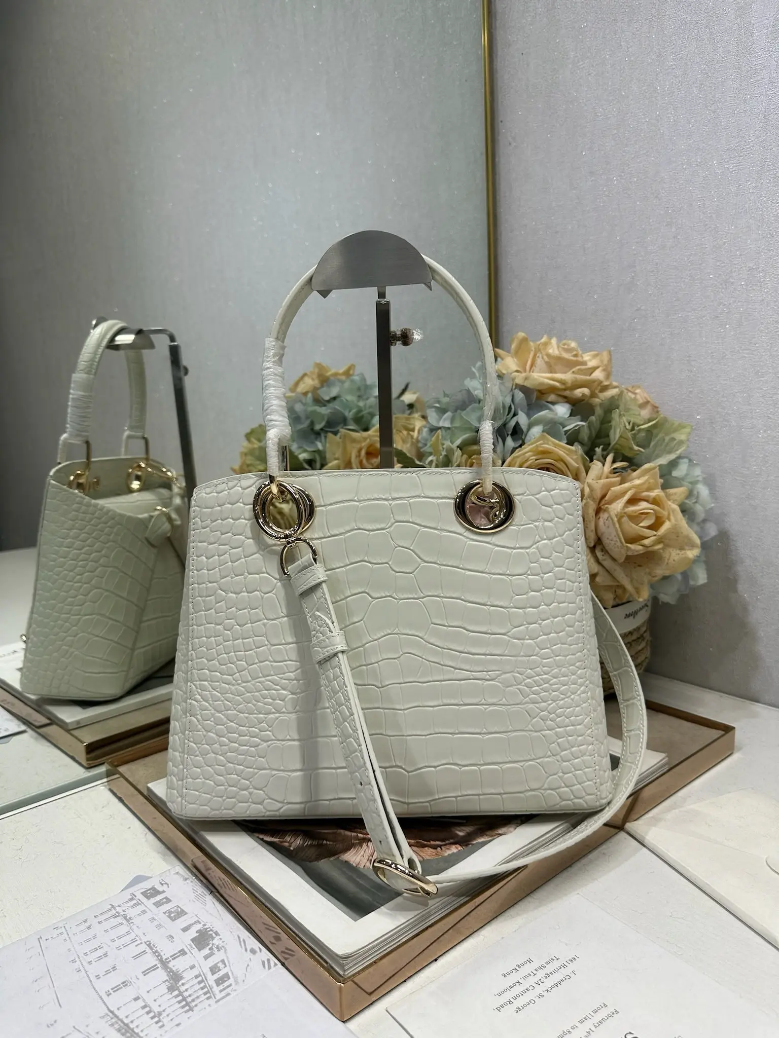 Bow-knot tote bag with crocodile print, 28*10*22 mm (length*width*height)1