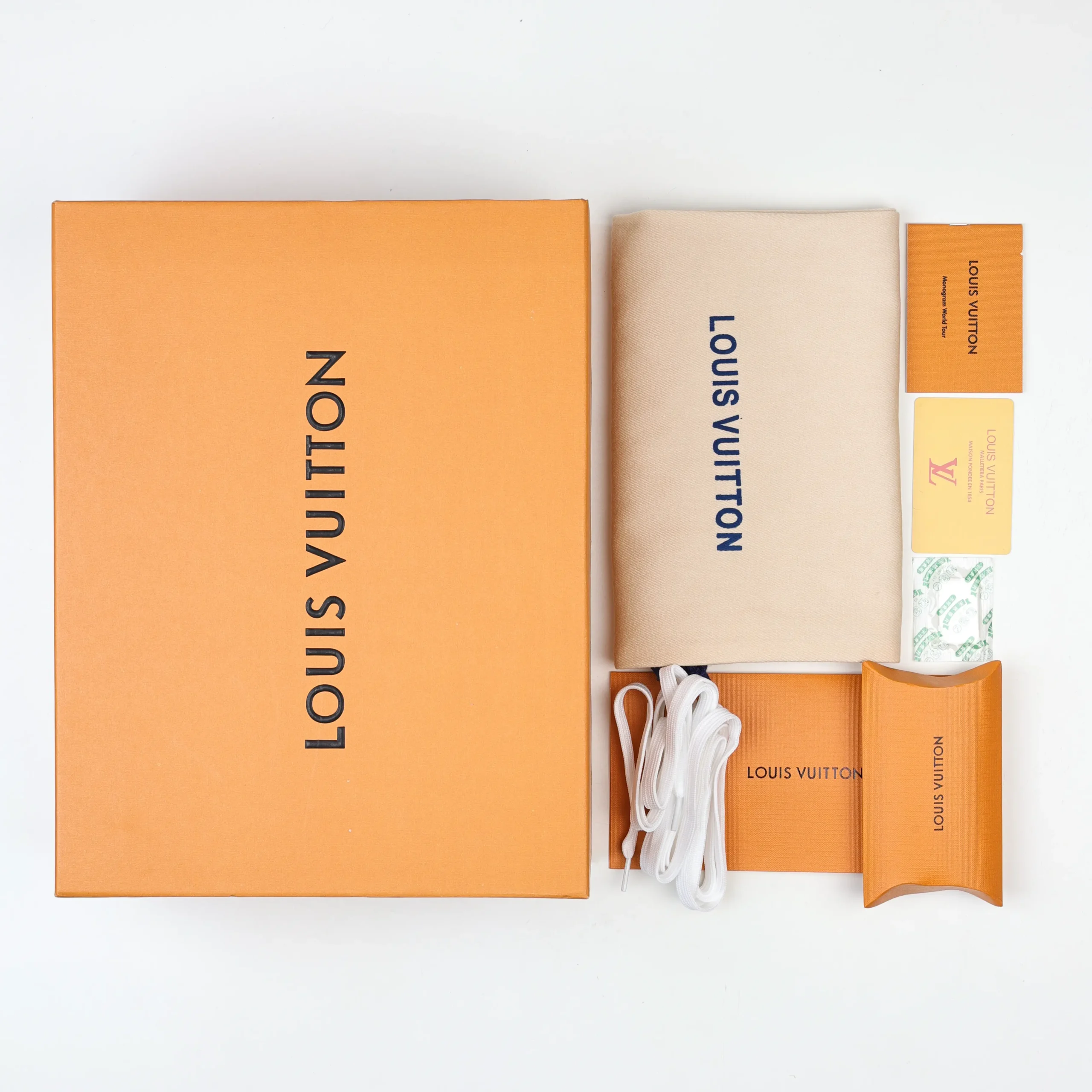 Time Out Sneakers Weißes Monogramm-Blumenmuster10