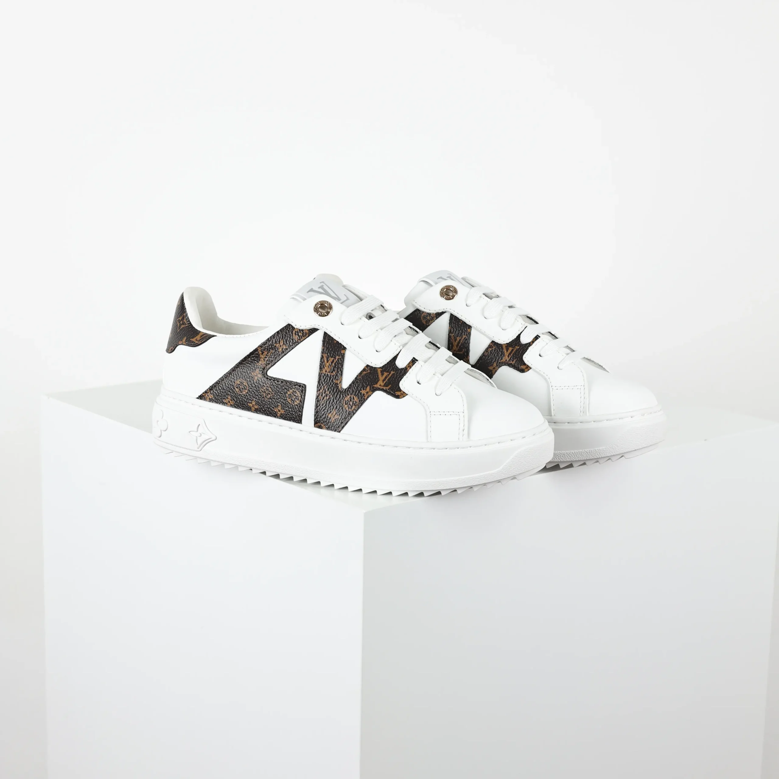 Time Out Sneakers Weißes Monogramm-Blumenmuster4 Time Out Sneakers Weißes Monogramm-Blumenmuster4