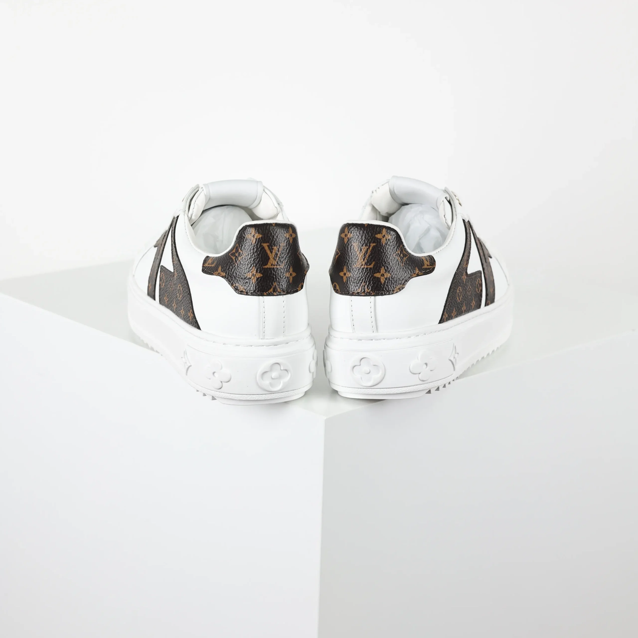 Time Out Sneakers Weißes Monogramm-Blumenmuster9