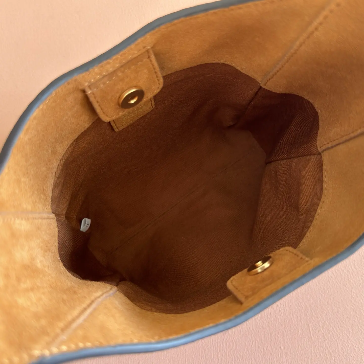 Tote bag, made of top-grade imported cowhide, black. Dimensions: 28 x 22.5 x 12 cm1