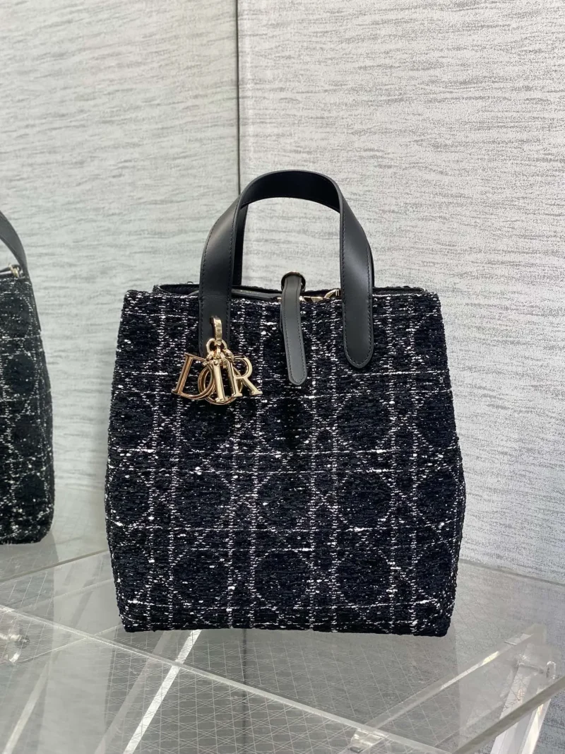 Toujours Vertical Custom-Made Shopping Basket