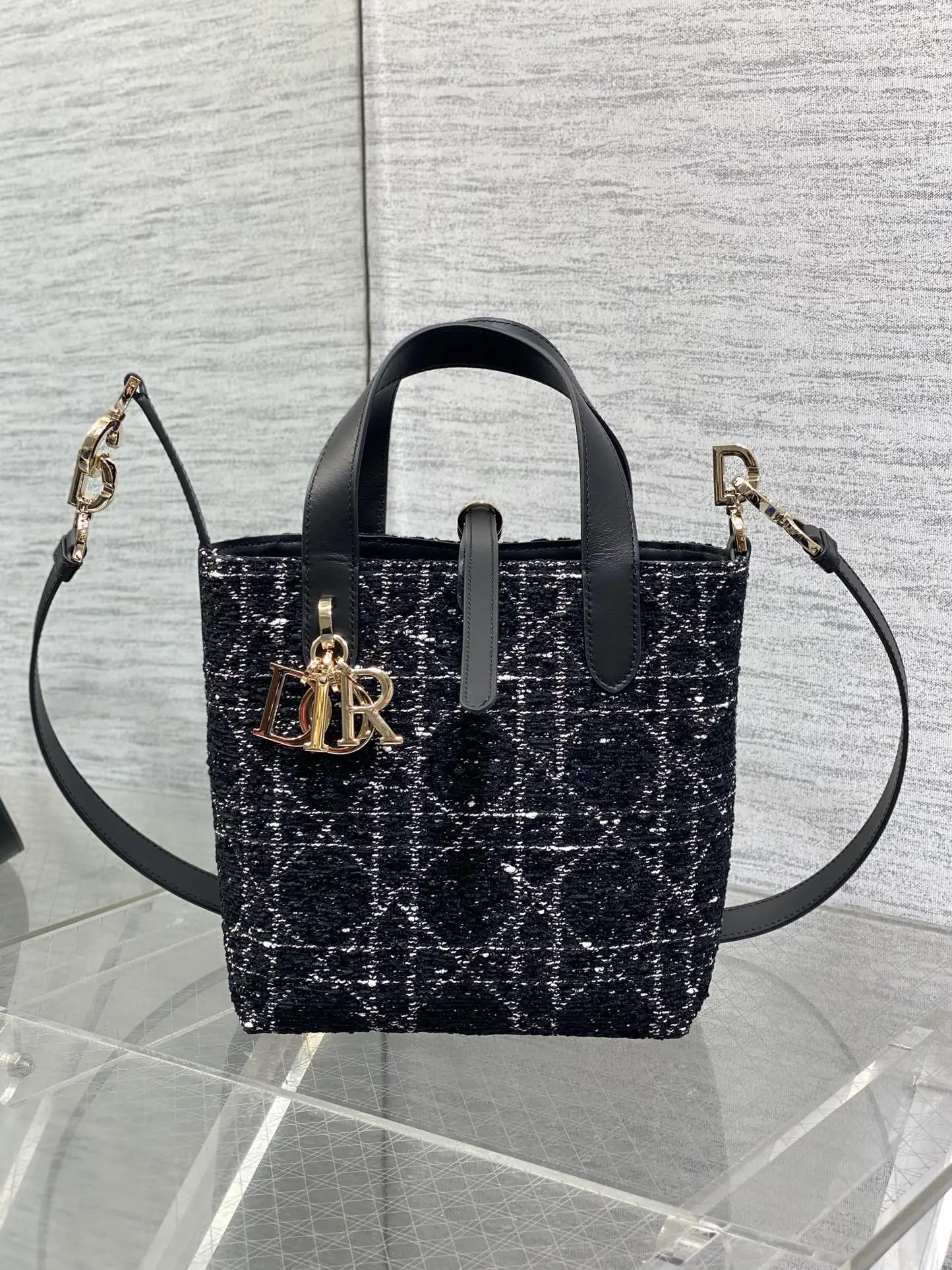 Toujours Vertical Custom-Made Shopping Basket Size: 20*18.5*22cm2