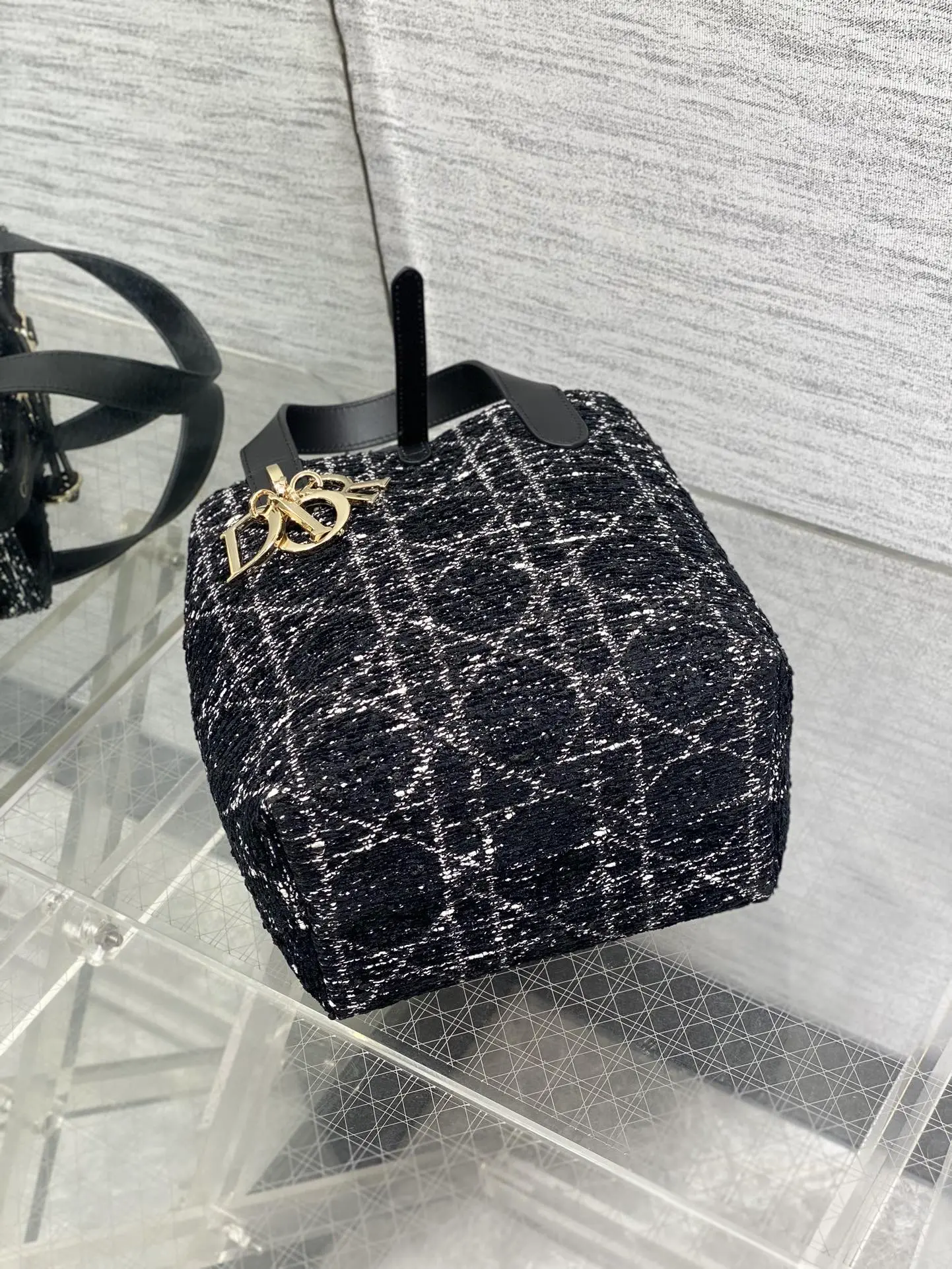 Toujours Vertical Custom-Made Shopping Basket Size: 20*18.5*22cm3