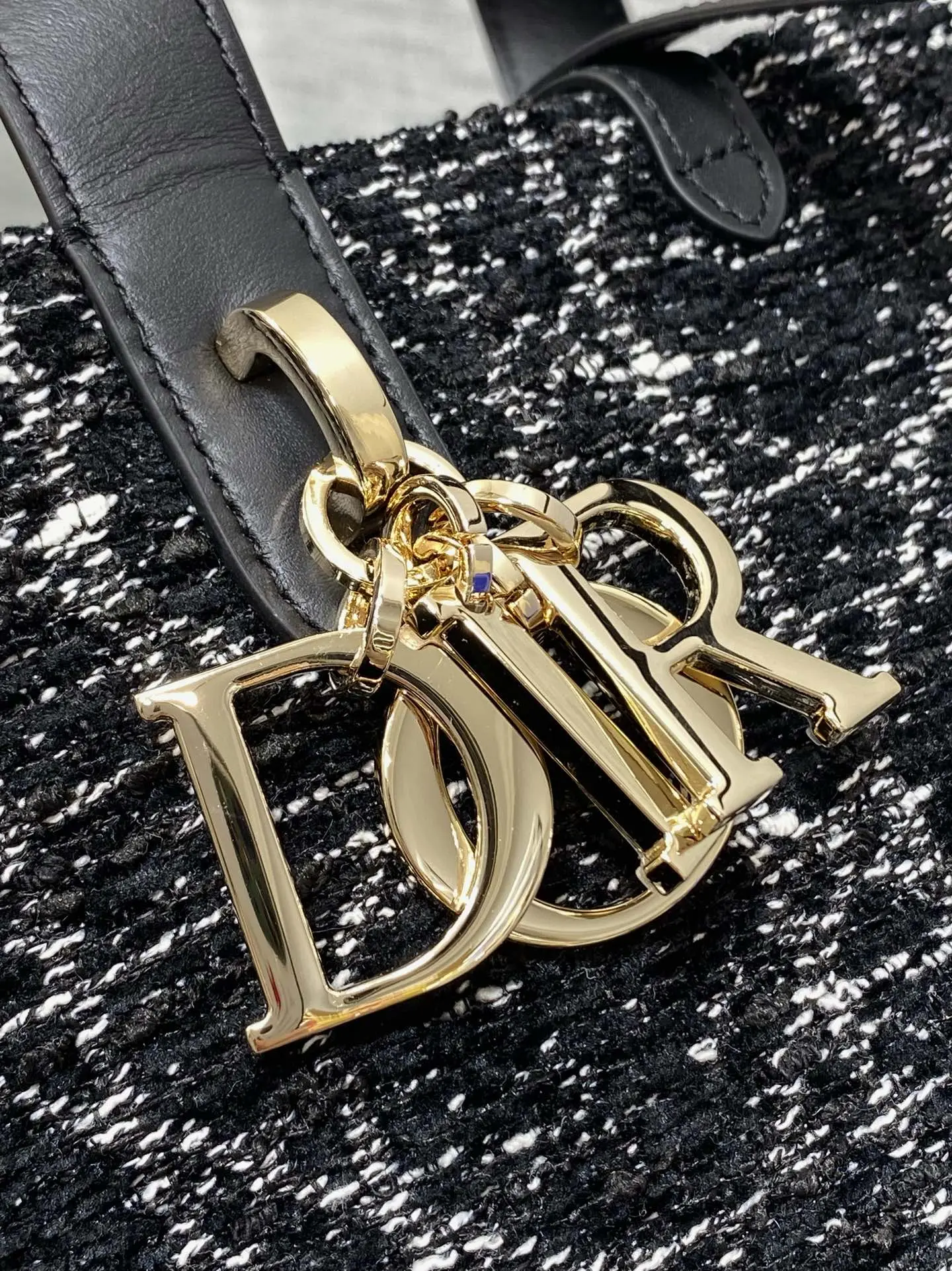 Toujours Vertical Custom-Made Shopping Basket Size: 20*18.5*22cm7