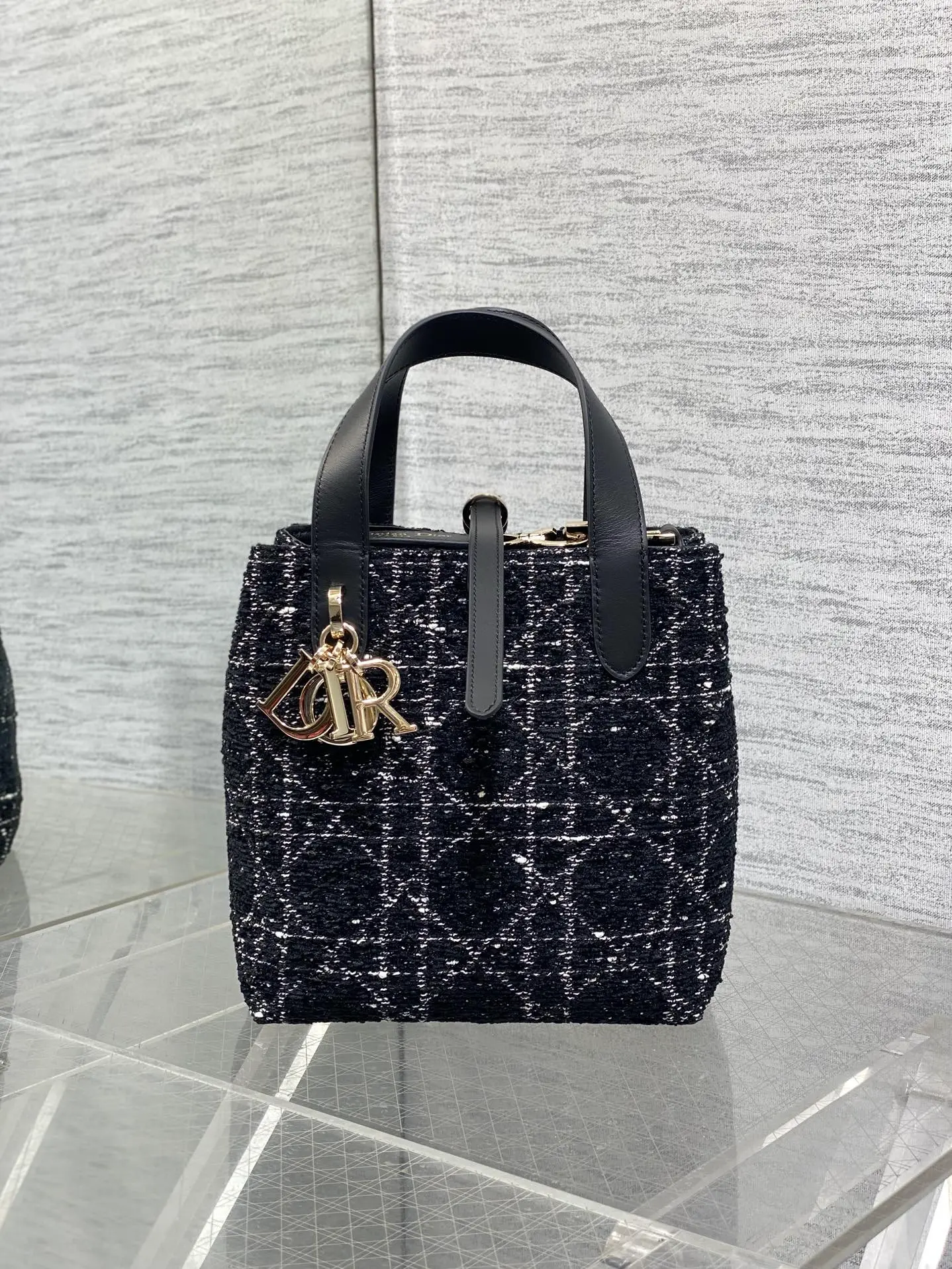 Toujours Vertical Custom-Made Shopping Basket Size: 20*18.5*22cm9