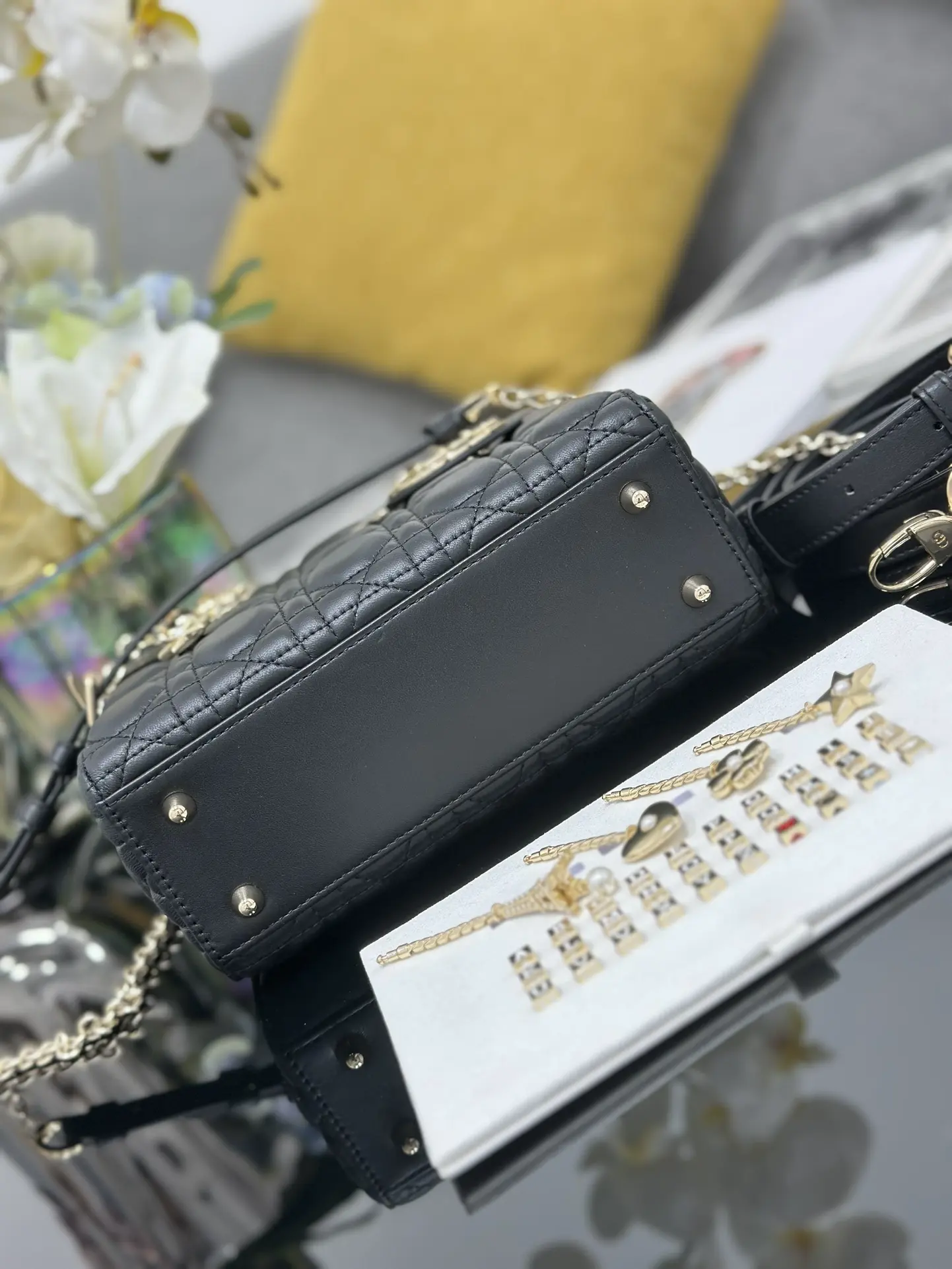 Lady Dior New Four-Compartment Lambskin Leather Chain Handbag, Black. Dimensions: 20 x 17 x 8 cm1