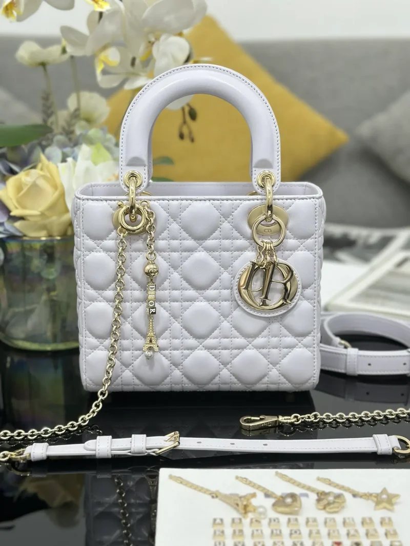 Lady Dior New Four-Compartment Lambskin Leather Chain Handbag, Light Purple. Dimensions: 20 x 17 x 8 cm