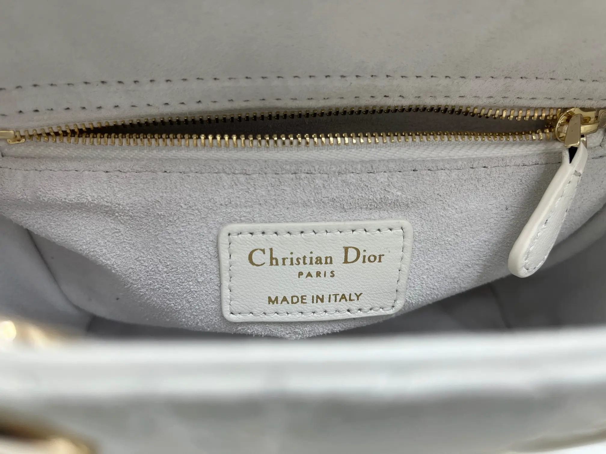 Lady My ABC handbag, white. Dimensions: 20 x 17 x 8 cm4