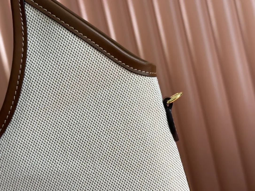 Miu women's IVY leather tote shoulder bag dimensions: 35x40cm3