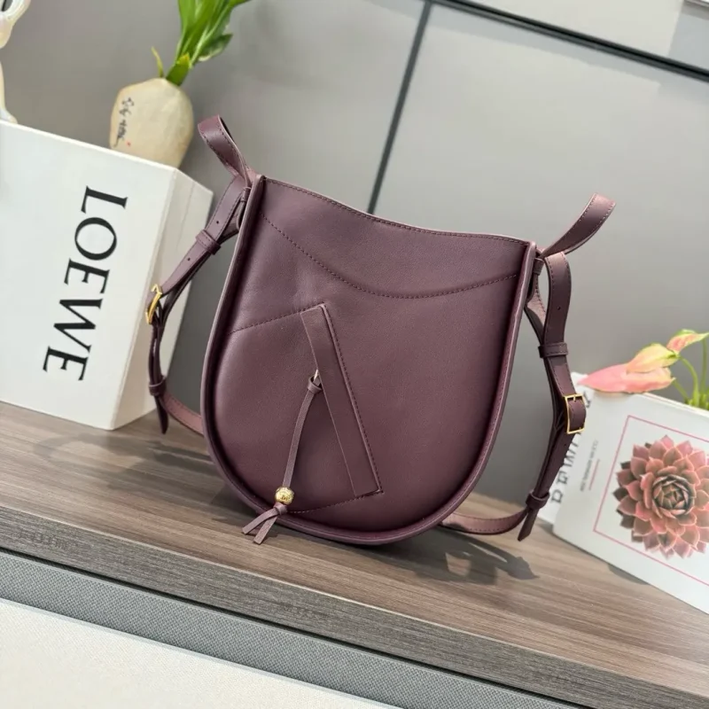 Classic cowhide Hammock bag, handbag size: 21*25*10CM