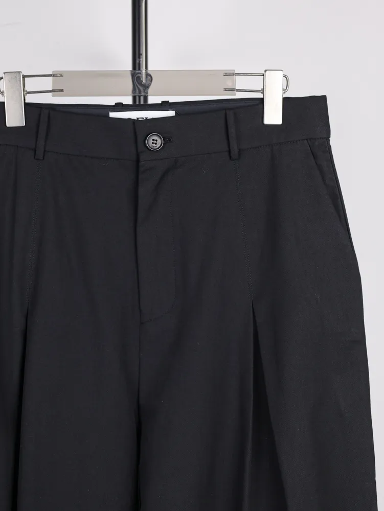 D-Buckle Cotton Tailored Trousers - Detail