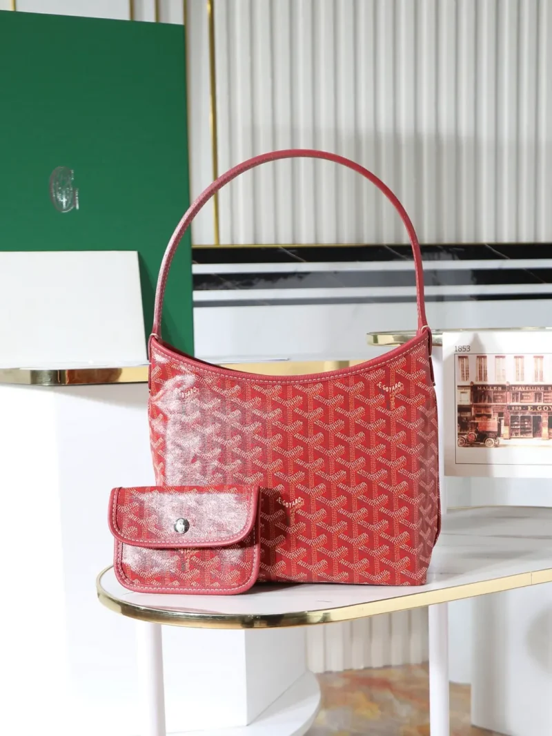 Goya's new hobo size: 26×11×22CM, red