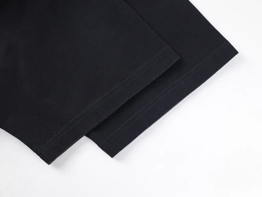 Horseshoe Chain Embroidery T-Shirt - Black - Sleeve