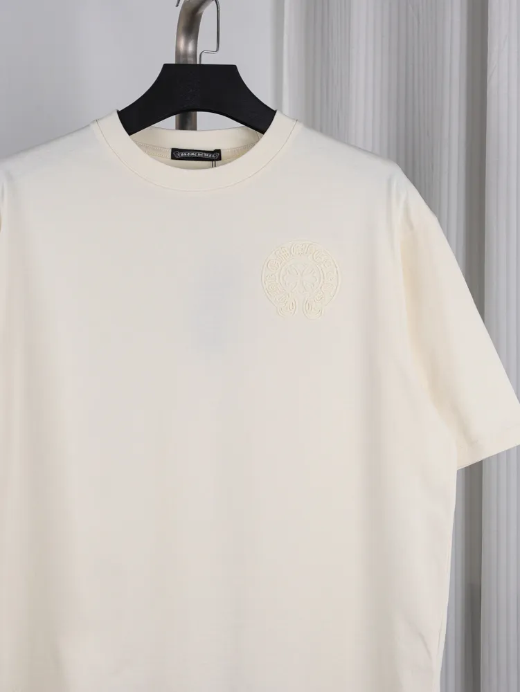 Horseshoe Chain Embroidery T-Shirt - Cream White - Details