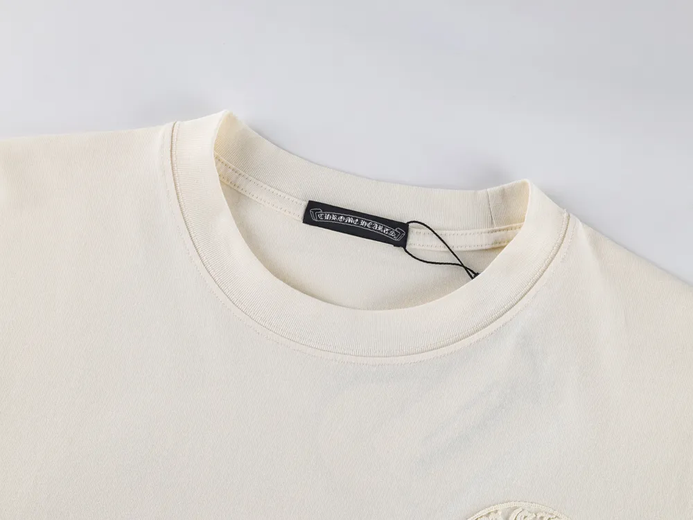 Horseshoe Chain Embroidery T-Shirt - Cream White - Neckline