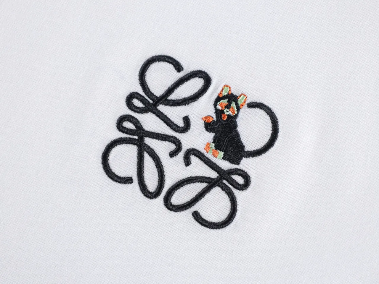 Mini Logo Cat Embroidered T-Shirt - Logo