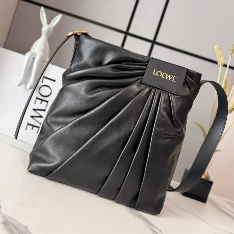 Soft Nappa lambskin Draped handbag, black. Size: 29*13*30CM