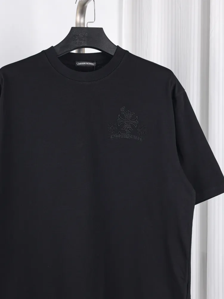 Vase Chain Embroidery T-Shirt - Black - Details