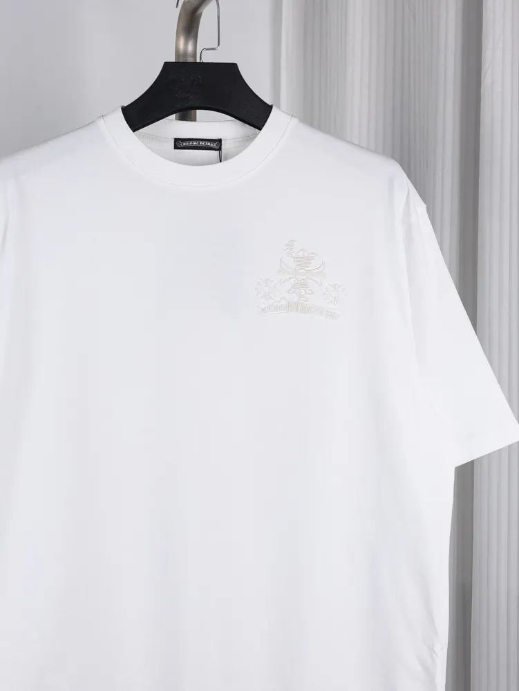 Vase Chain Embroidery T-Shirt - White - Details