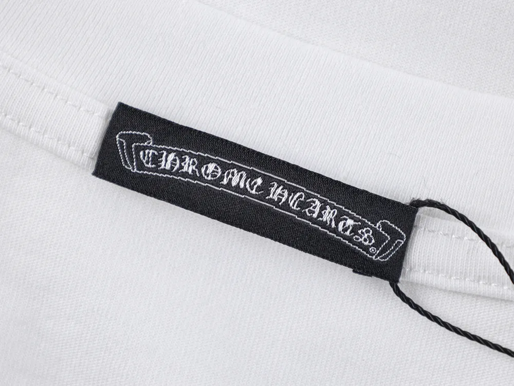 Vase Chain Embroidery T-Shirt - White - Tag