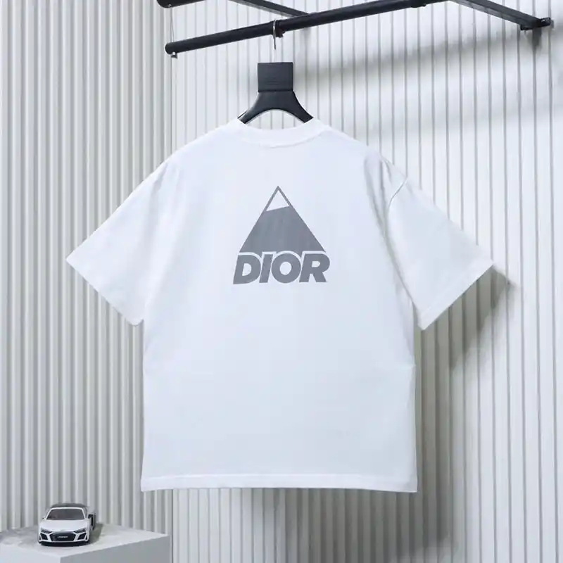 Reflective Print Triangle Icon T-Shirt