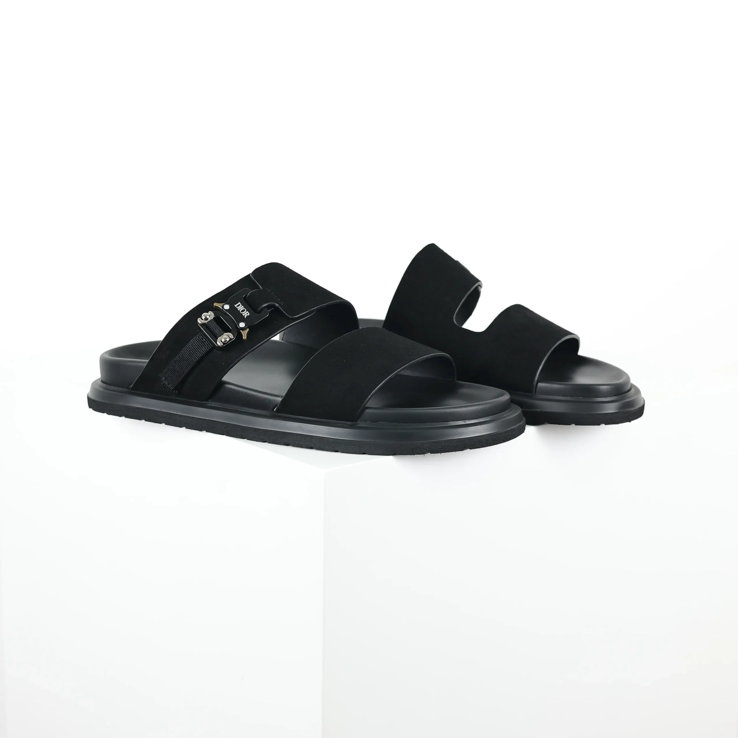 Aquafarbene, flache Wildleder-Slipper mit runder Zehenpartie in Schwarz3