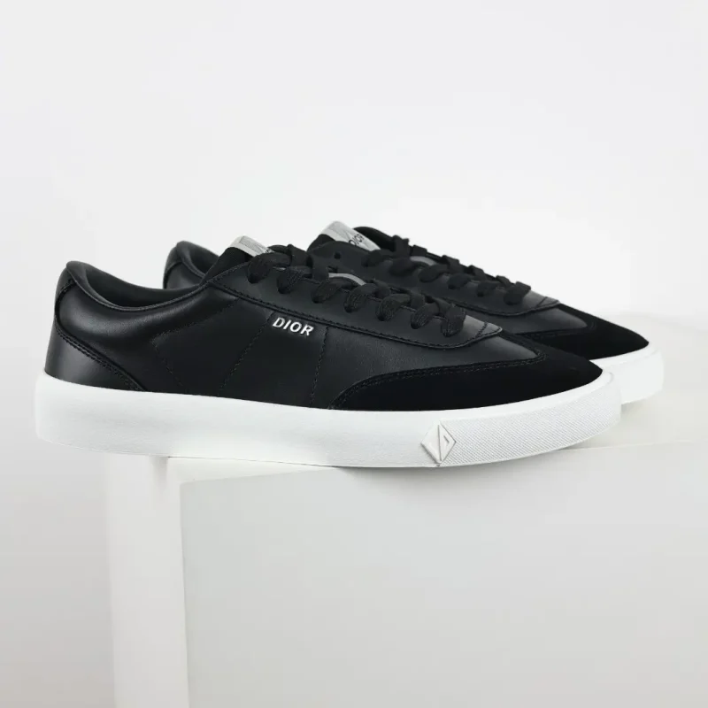 B101 Low-Top Sneakers Black